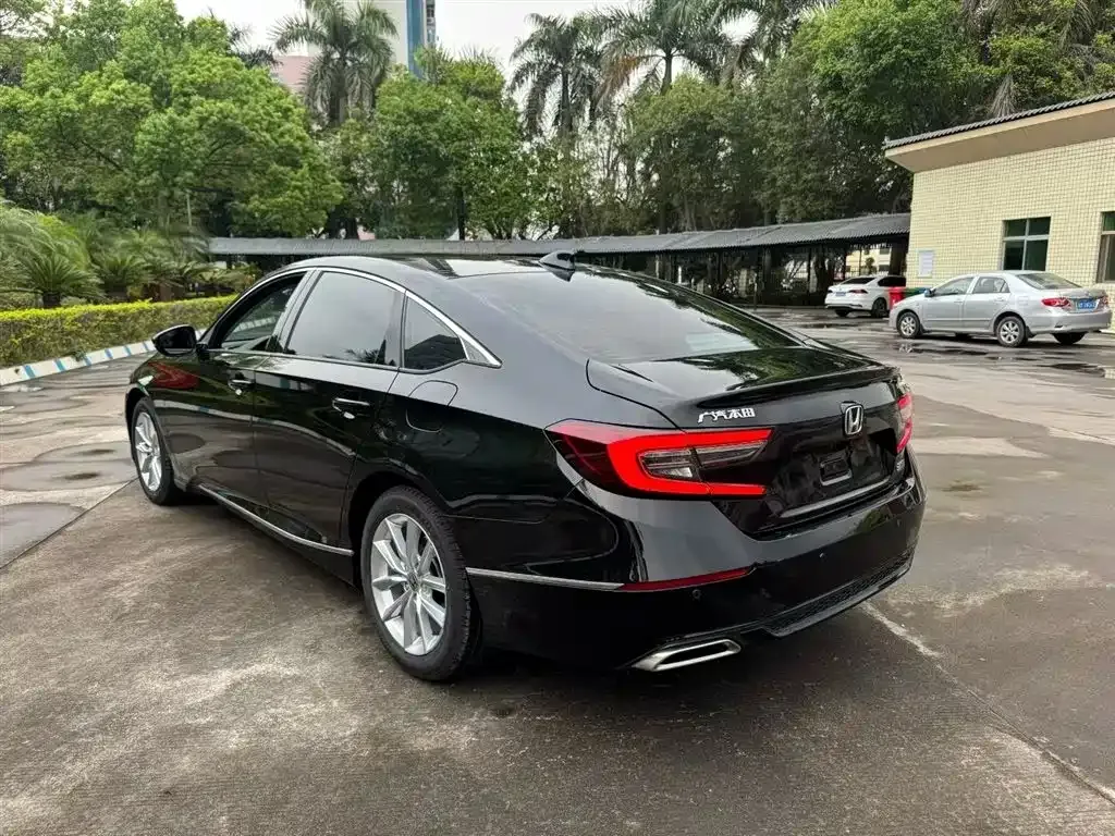 Honda Accord — фото 6