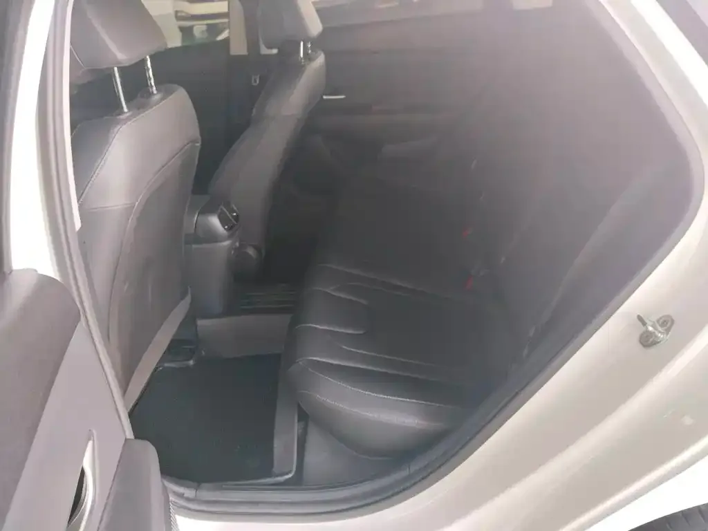 Hyundai Elantra 2023 из CN, фото 2