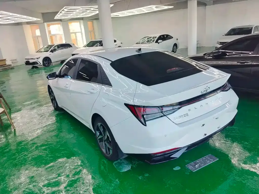 Hyundai Elantra 2023 из CN, фото 9