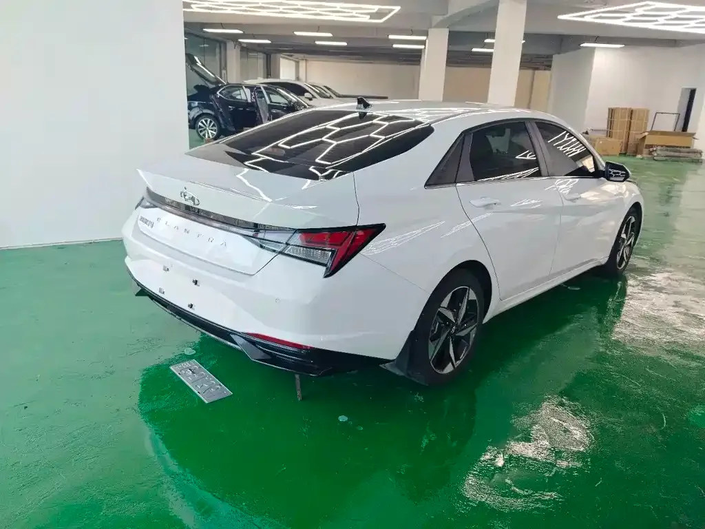 Hyundai Elantra 2023 из CN, фото 8