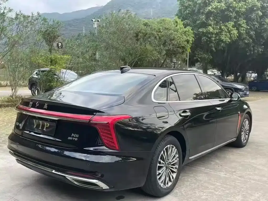 Hongqi H5 — фото 7