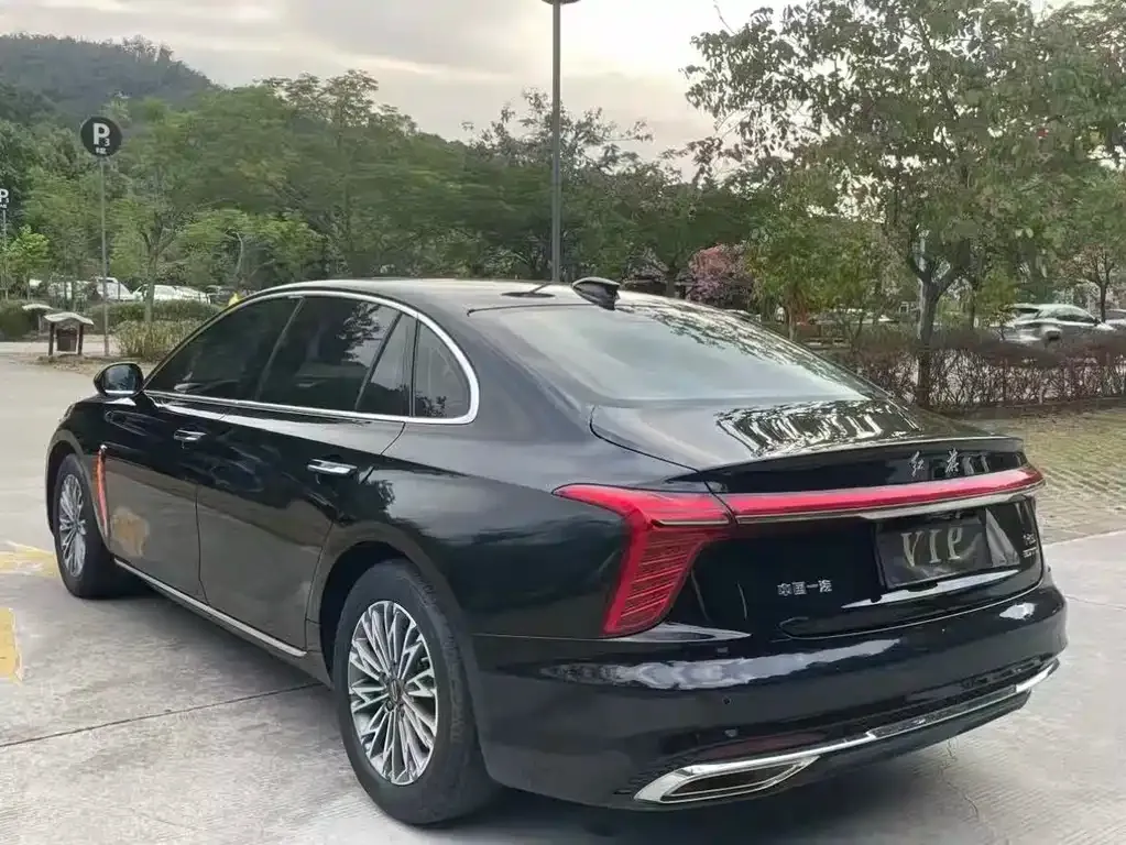 Hongqi H5 — фото 3