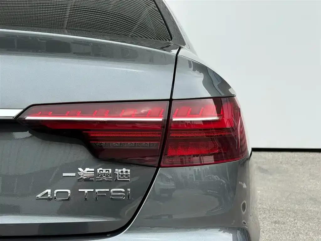 Audi A4L 2021 из CN, фото 3