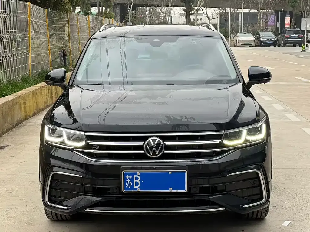 Volkswagen Tiguan L 2021 из CN, фото 2