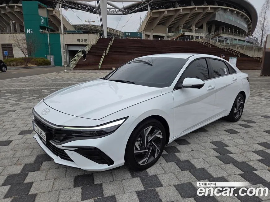 Hyundai AVANTE — фото 1