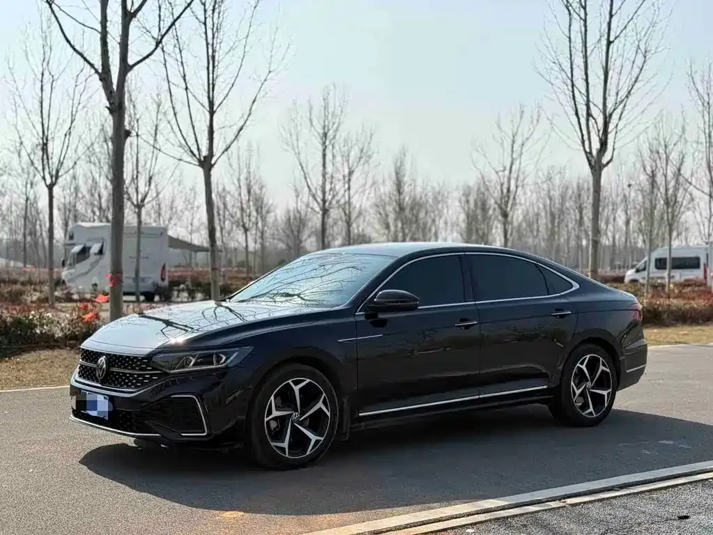 Volkswagen Passat — фото 4