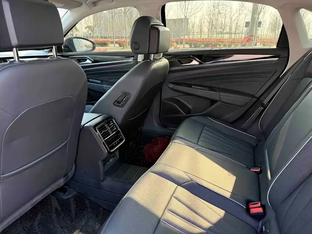 Volkswagen Passat — фото 2