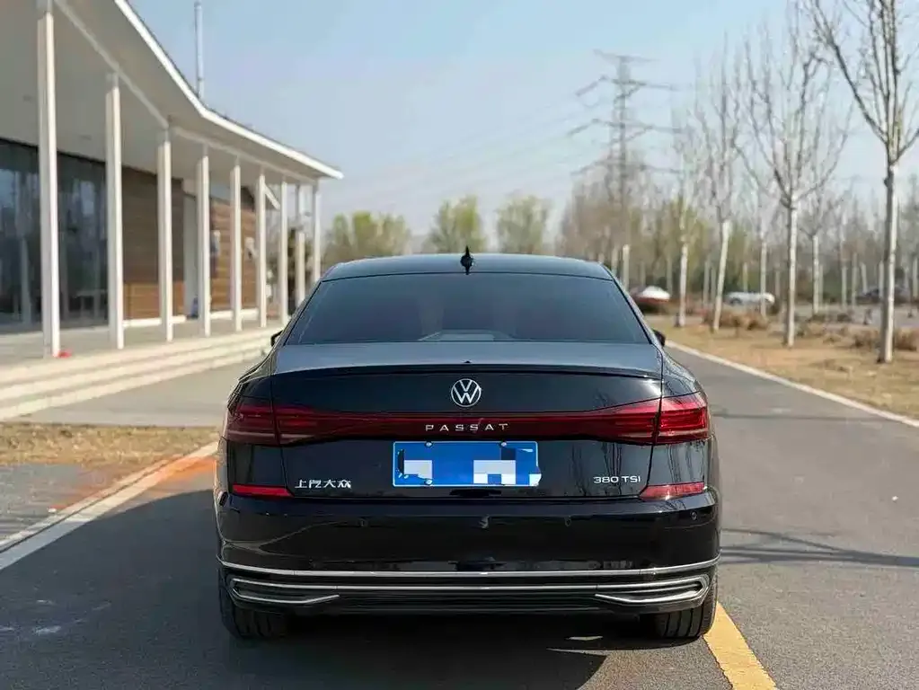 Volkswagen Passat — фото 5