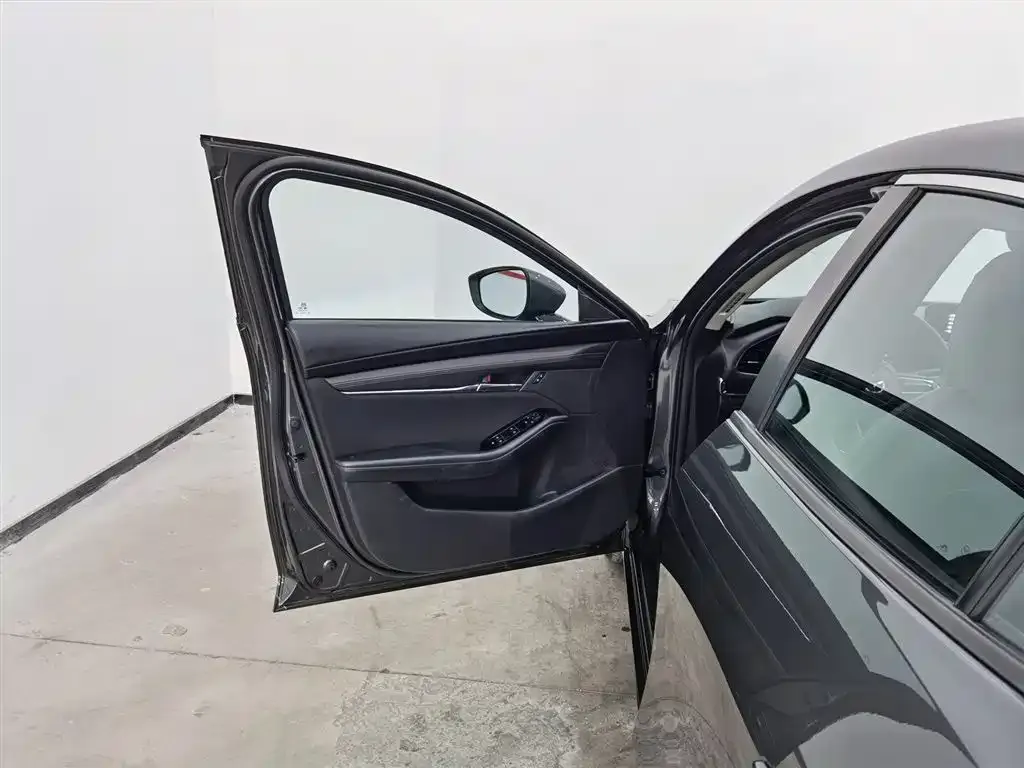 Mazda 3 Axela 2021 из CN, фото 4