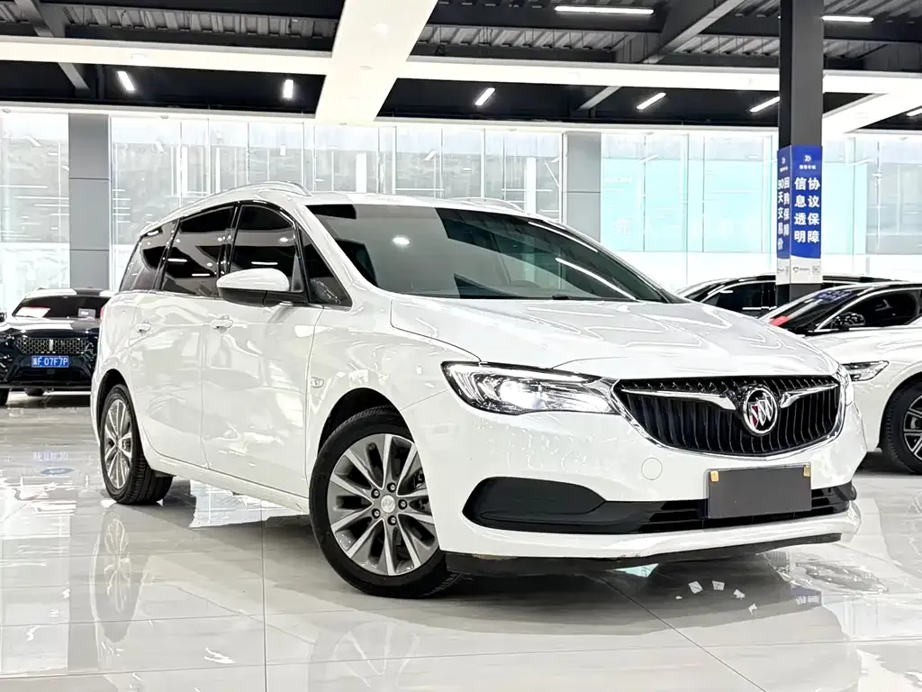 Buick GL6 2023 из CN, фото 9