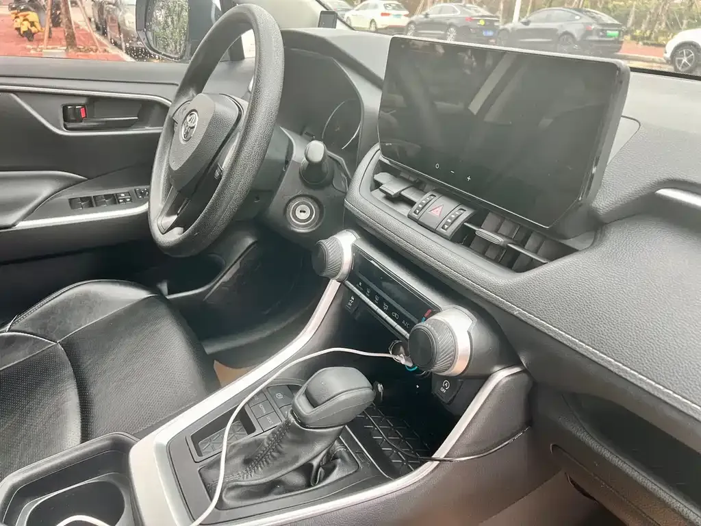 Toyota Wildlander 2023 из CN, фото 4