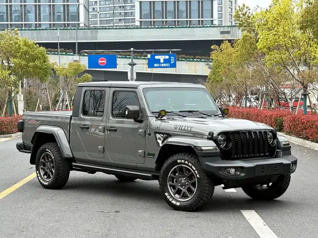 Jeep Gladiator — фото 10