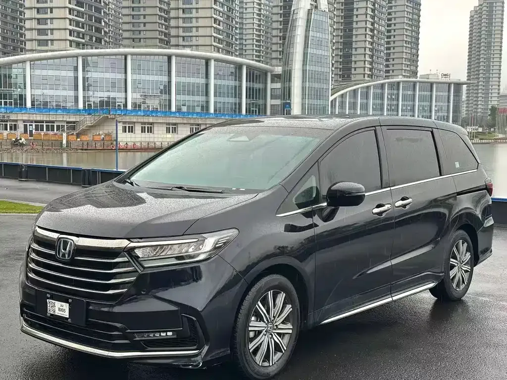 Honda Odyssey — фото 1