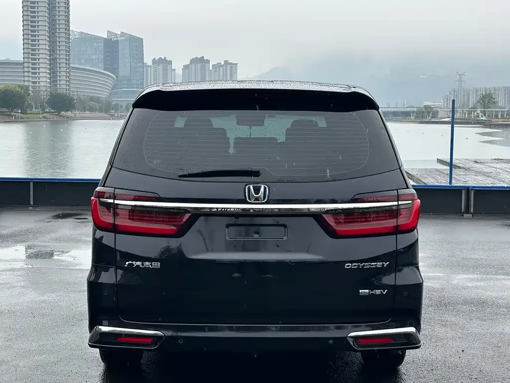 Honda Odyssey — фото 2