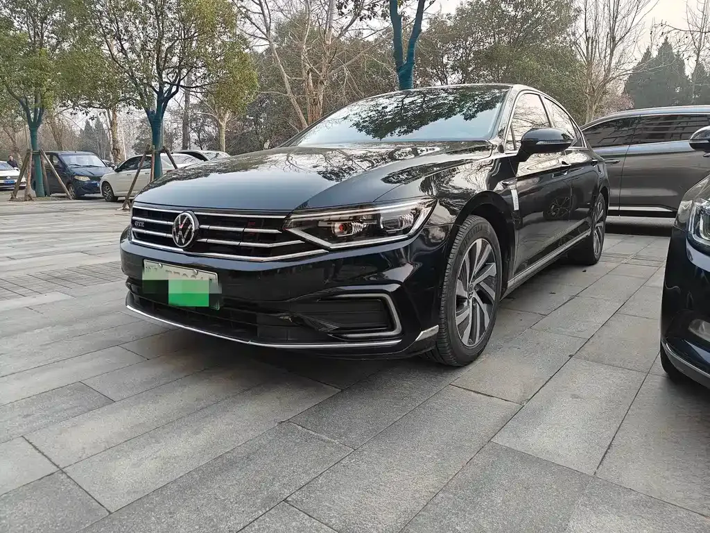Volkswagen Magotan GTE PHEV 2022 из CN, фото 1