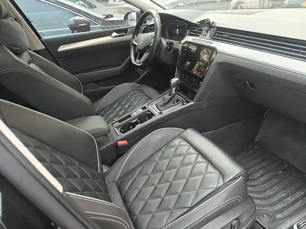 Volkswagen Magotan GTE PHEV 2022 из CN, фото 7