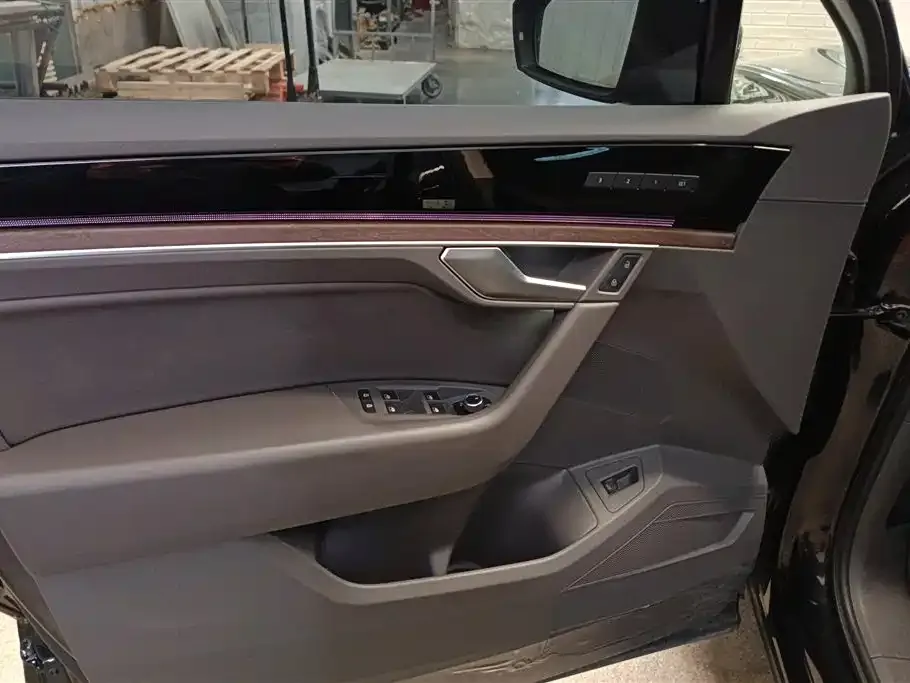 Volkswagen Touareg 2023 из CN, фото 5