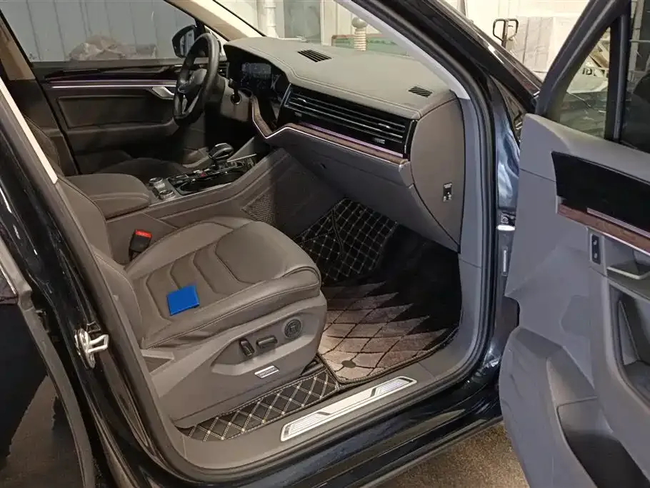 Volkswagen Touareg 2023 из CN, фото 9