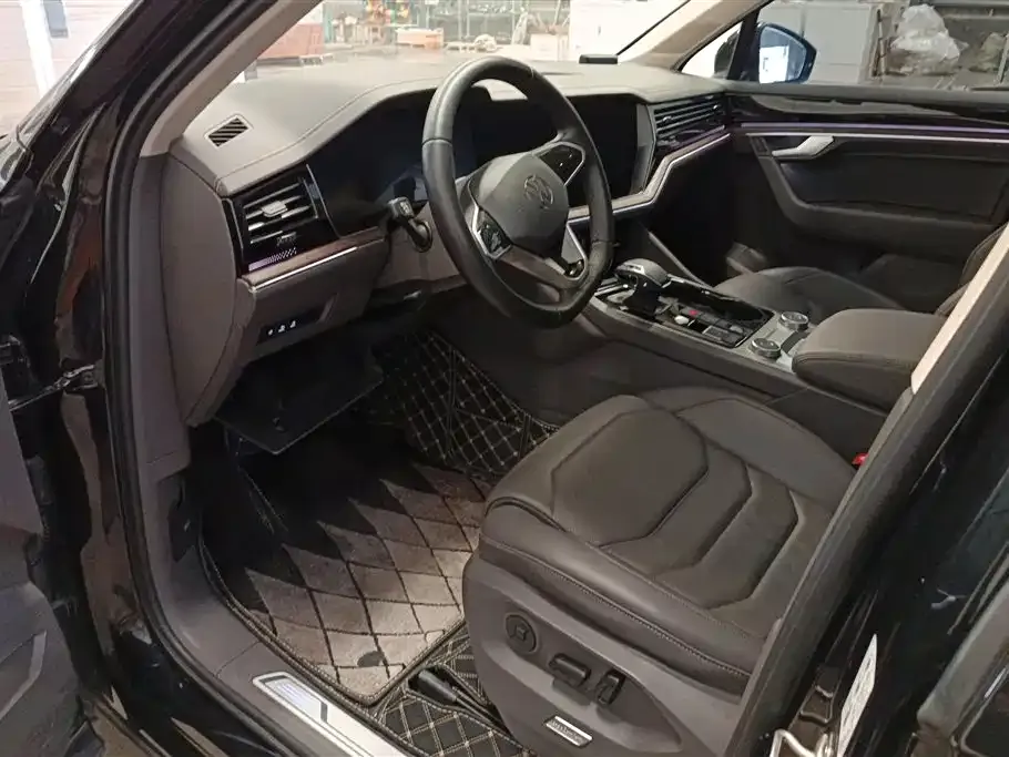 Volkswagen Touareg 2023 из CN, фото 8