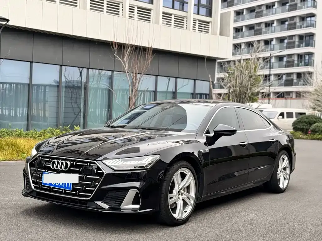 Audi A7L 2023 из CN, фото 1