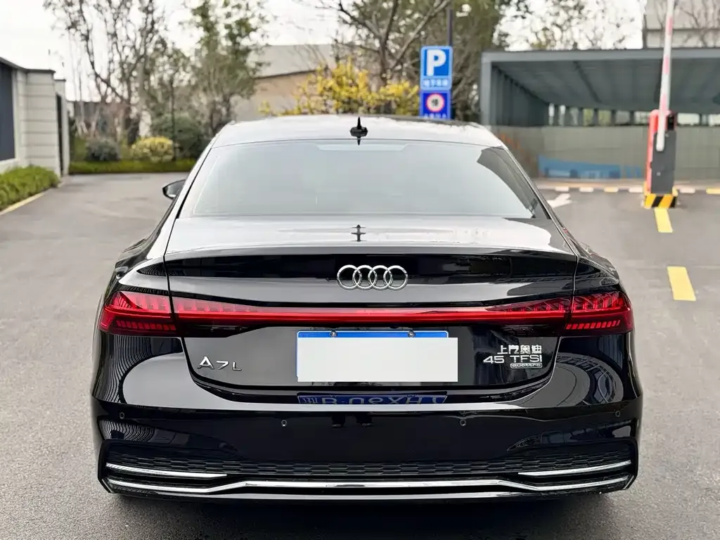 Audi A7L 2023 из CN, фото 5