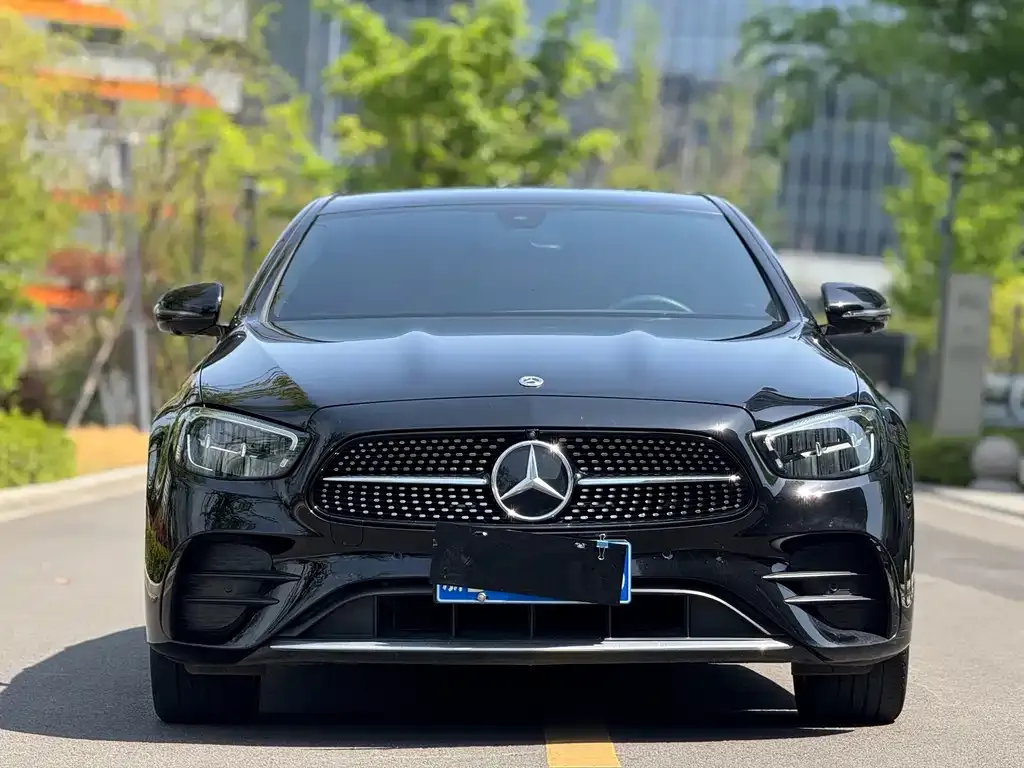 Mercedes-Benz E-Class — фото 9