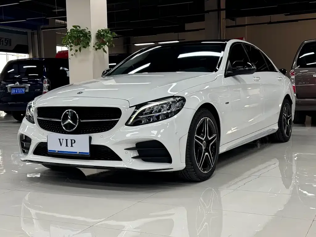 Mercedes-Benz C-Class — фото 1