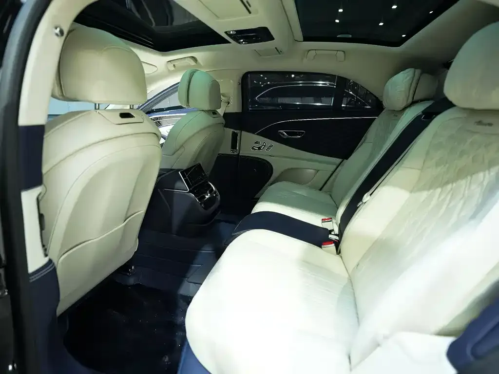 Bentley Flying Spur 2025 из CN, фото 8