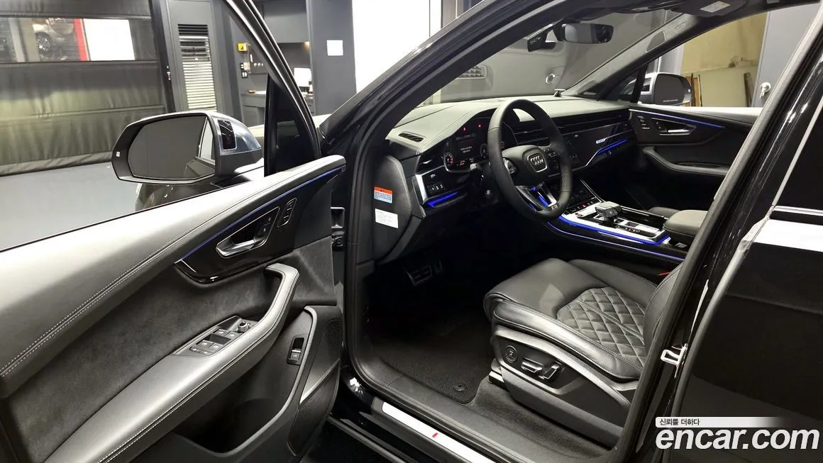 Audi SQ7 2023 из KR, фото 9