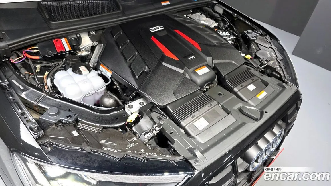 Audi SQ7 2023 из KR, фото 7