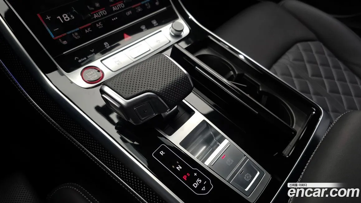 Audi SQ7 2023 из KR, фото 5