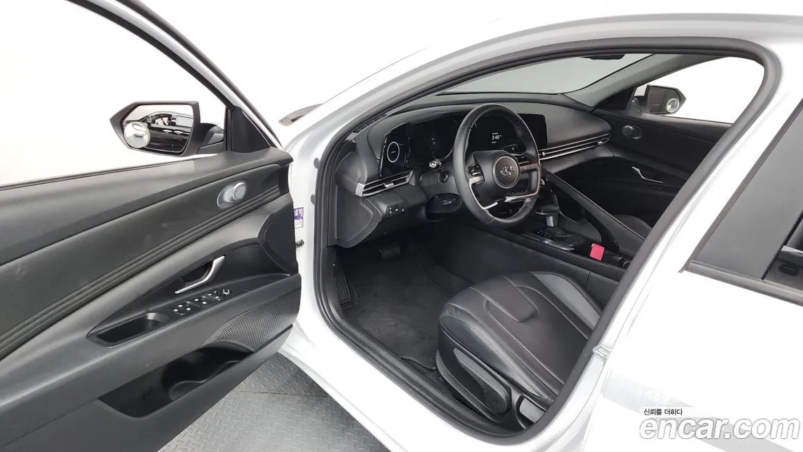 Hyundai AVANTE 2021 из KR, фото 2