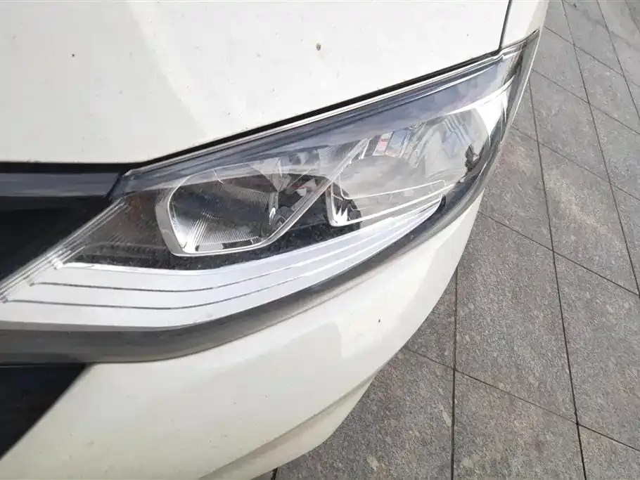 Nissan Tiida 2023 из CN, фото 7