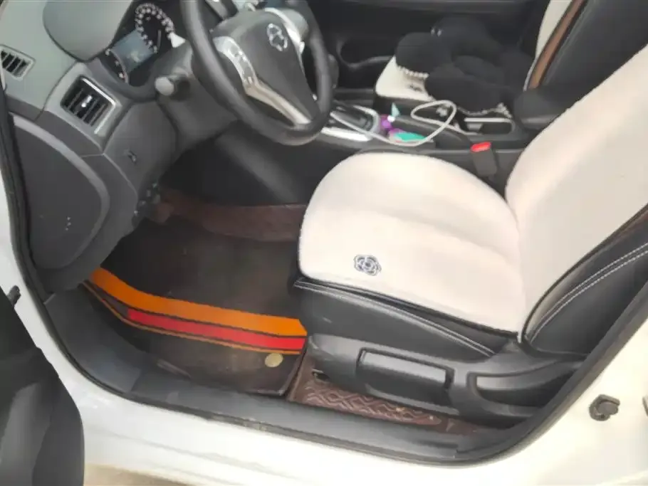 Nissan Tiida 2023 из CN, фото 3