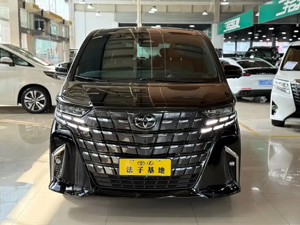 Toyota Alphard — фото 4