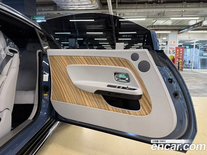 Rolls-Royce Spectre 2024 из KR, фото 5