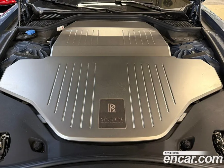 Rolls-Royce Spectre 2024 из KR, фото 9