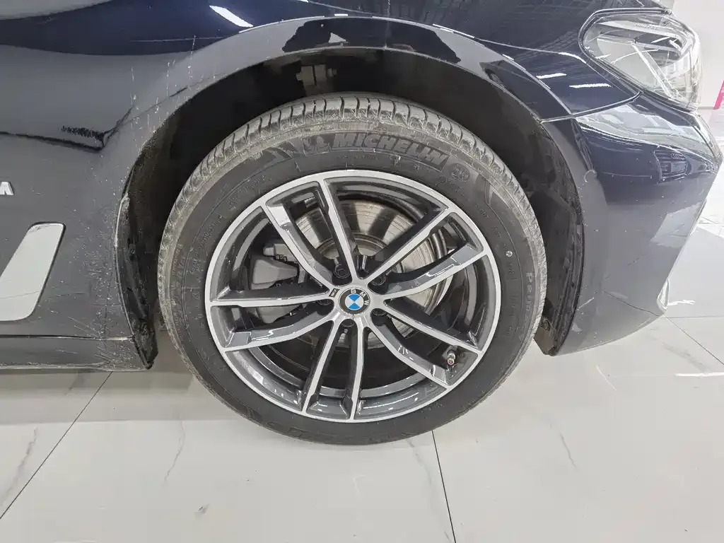 BMW 5 Series 2022 из CN, фото 9