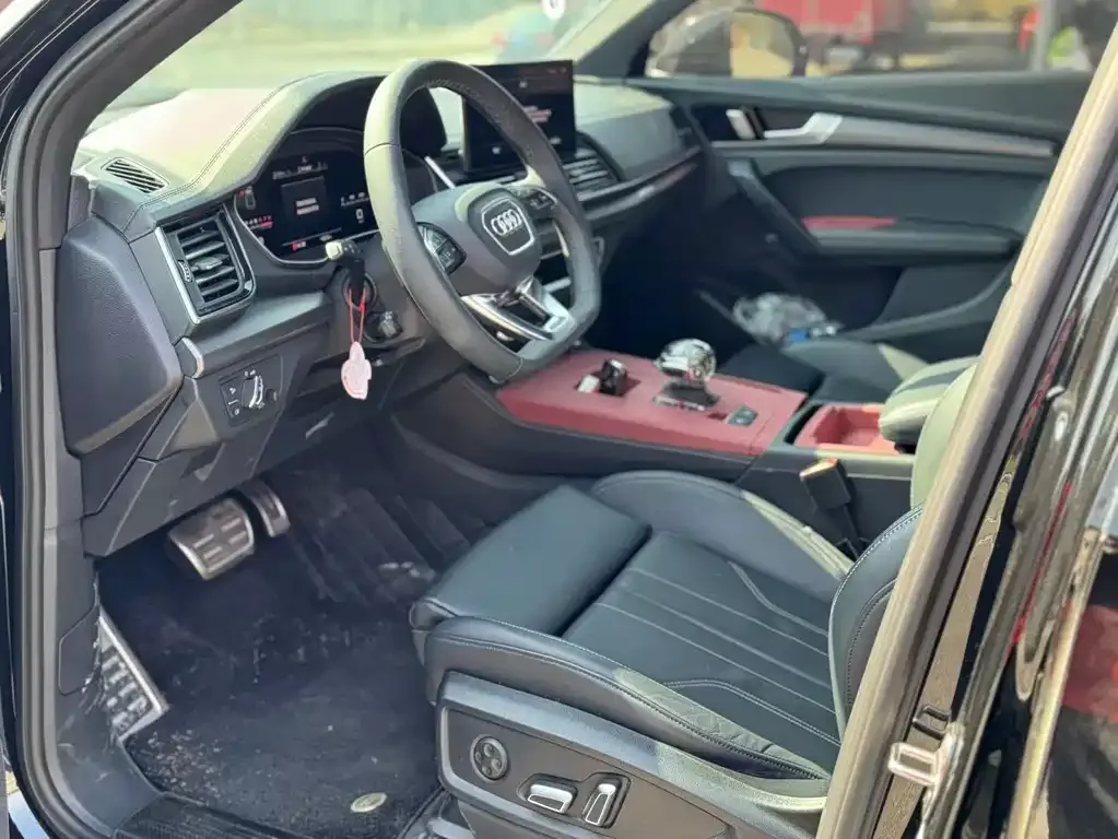 Audi Q5L 2024 из CN, фото 2