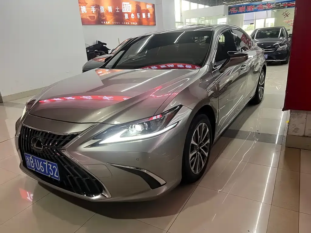 Lexus ES 2023 из CN, фото 1