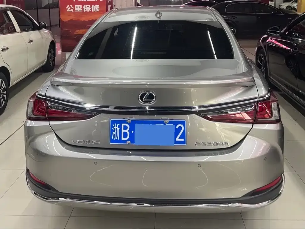 Lexus ES 2023 из CN, фото 5