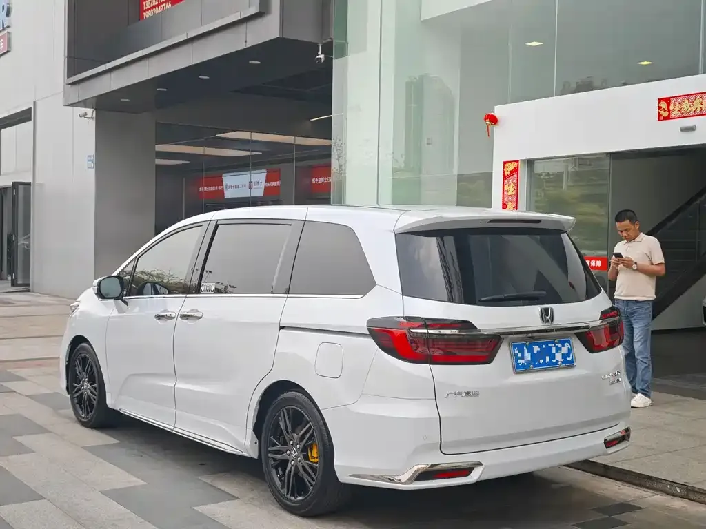 Honda Odyssey 2023 из CN, фото 3
