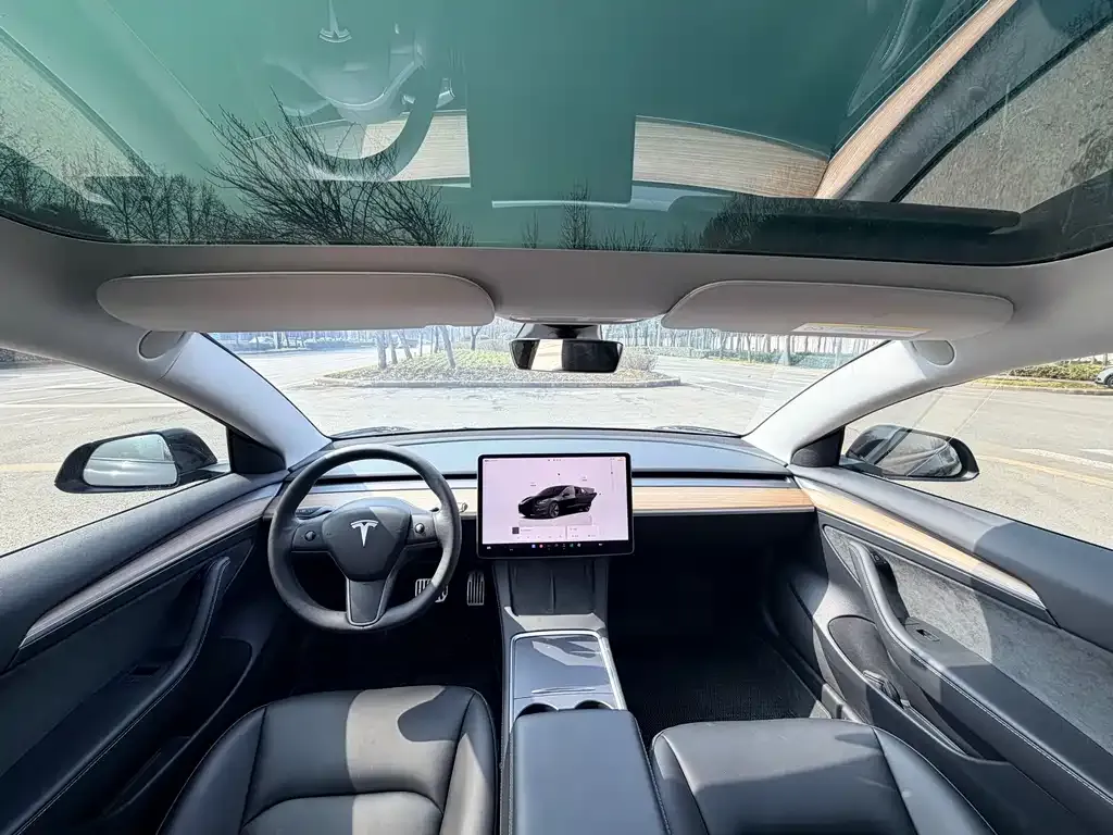 Tesla Model 3 — фото 3
