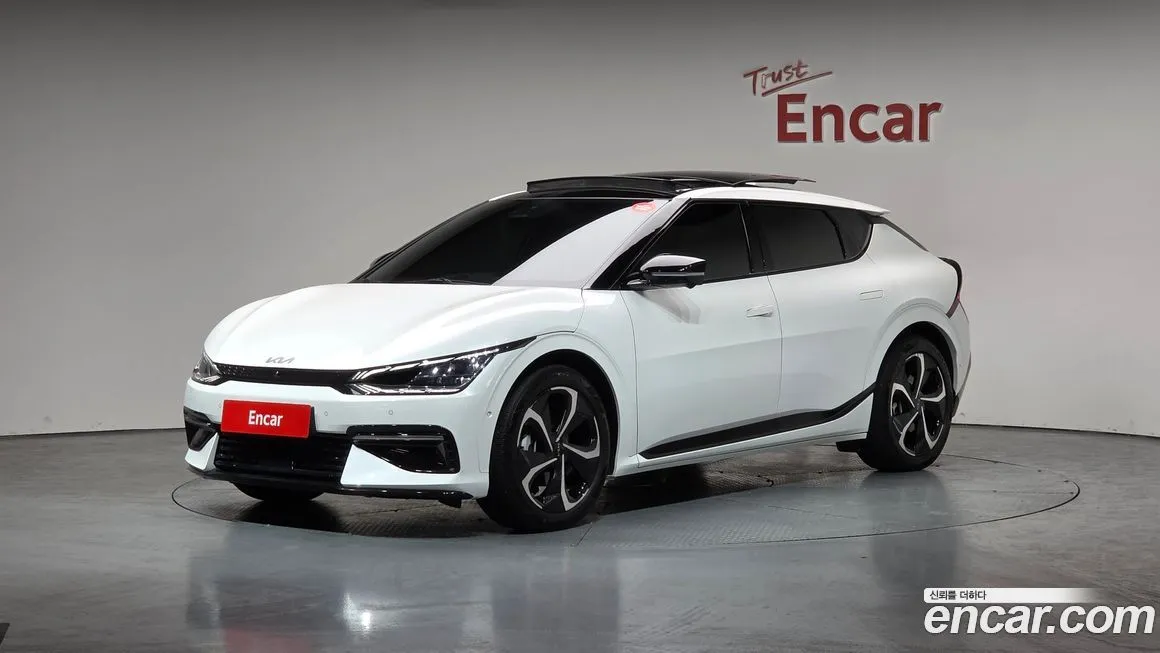 Kia EV6 — фото 1