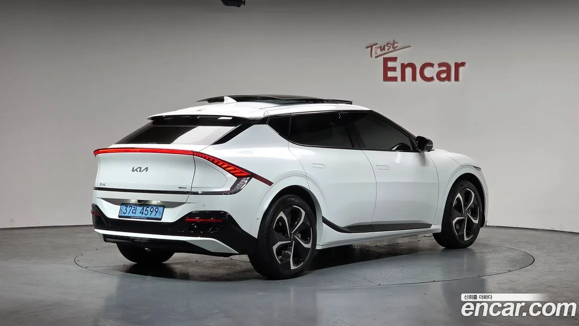 Kia EV6 — фото 6