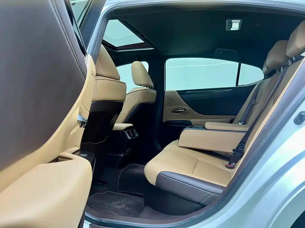Lexus ES 2021 из CN, фото 5