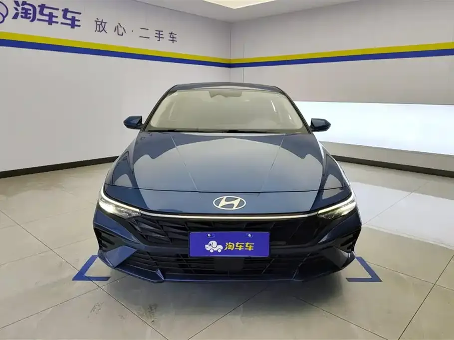 Hyundai Elantra — фото 2