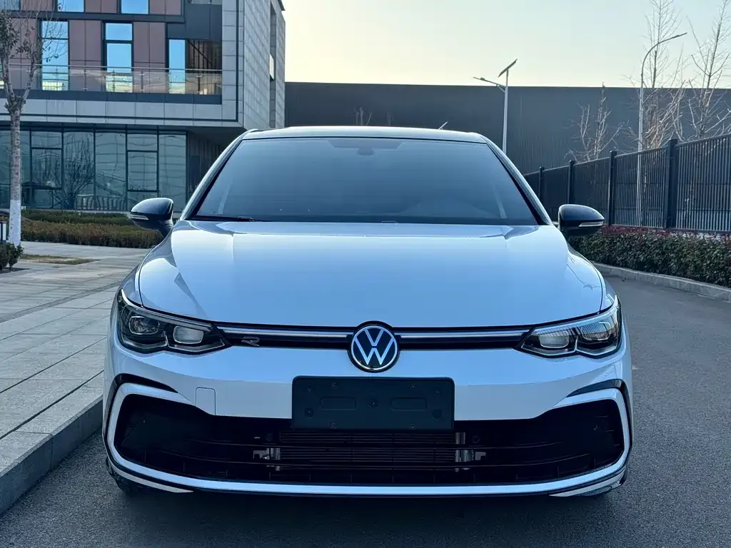 Volkswagen Golf 2023 из CN, фото 7