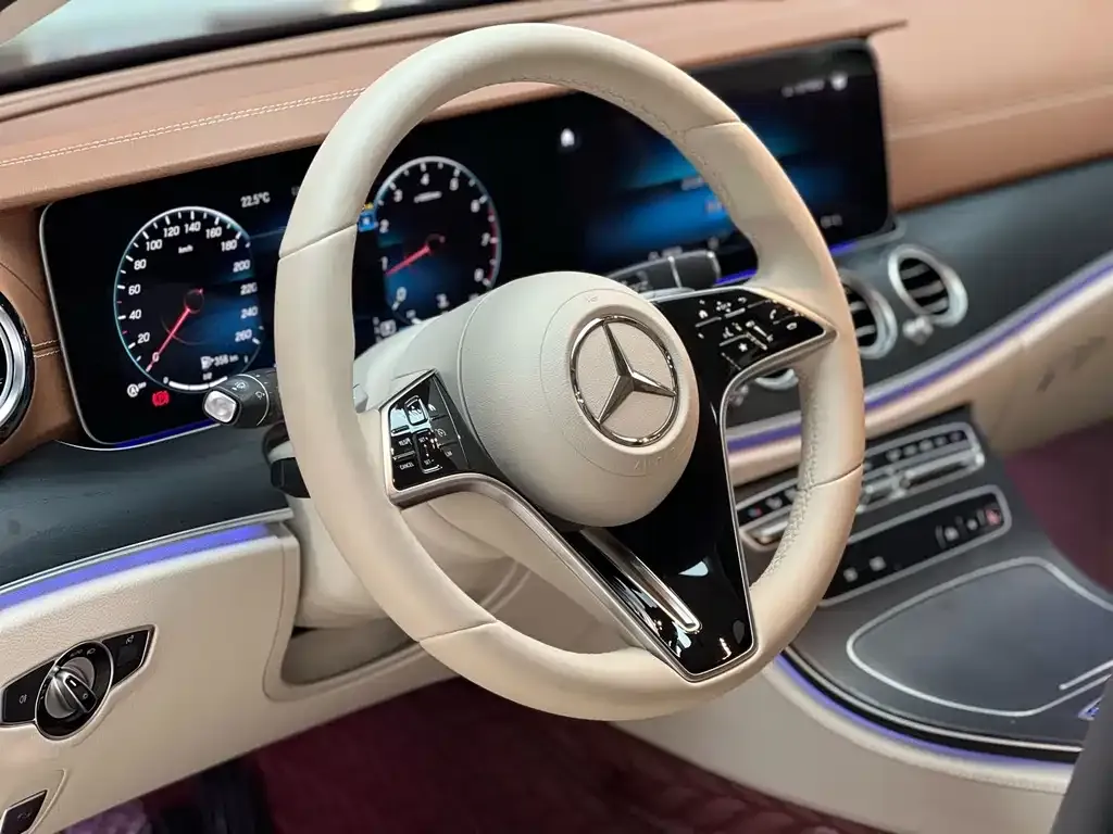 Mercedes-Benz E-Class — фото 9