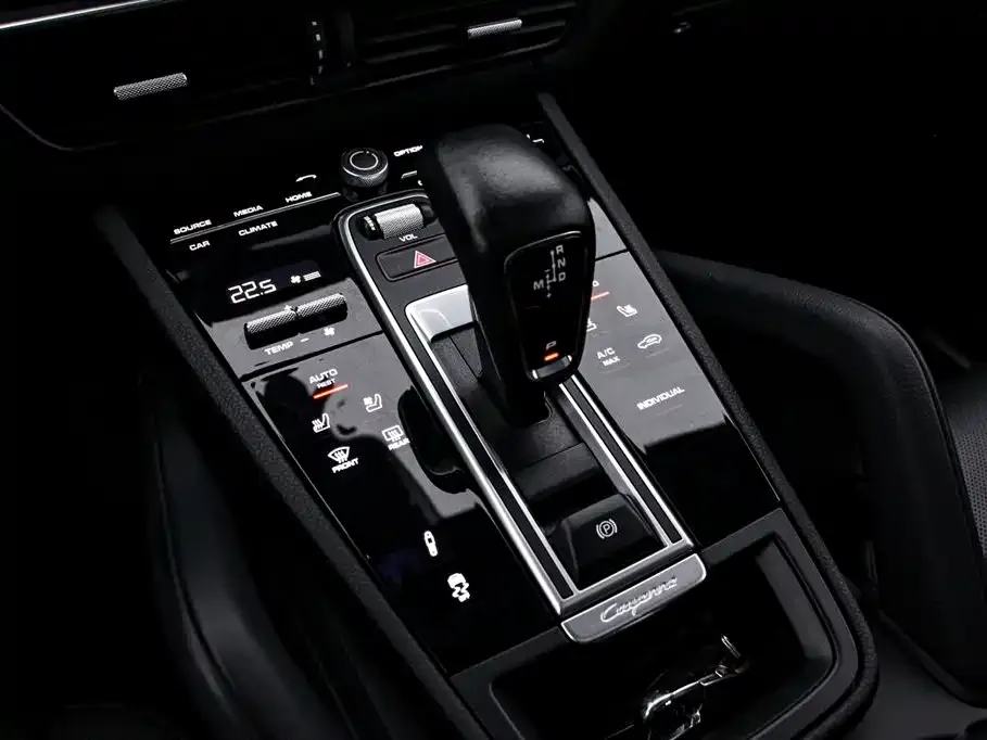 Porsche Cayenne Hybrid — фото 10